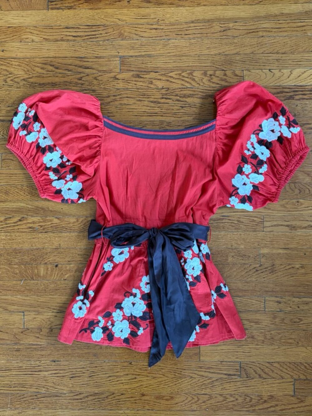 Embroidered Flower Blouse - Picture 4 of 4